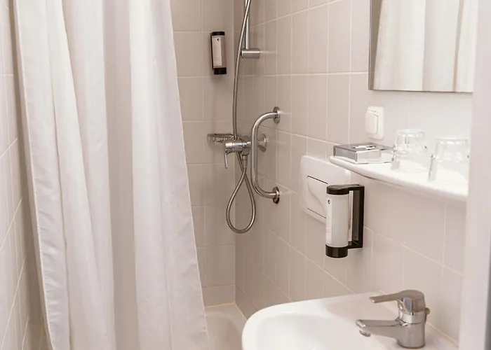 Tagungs Und Gaestehaus St Georg بيت ريفي كولونيا